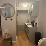 Modern Studio Apartment In Central London, Zone 1