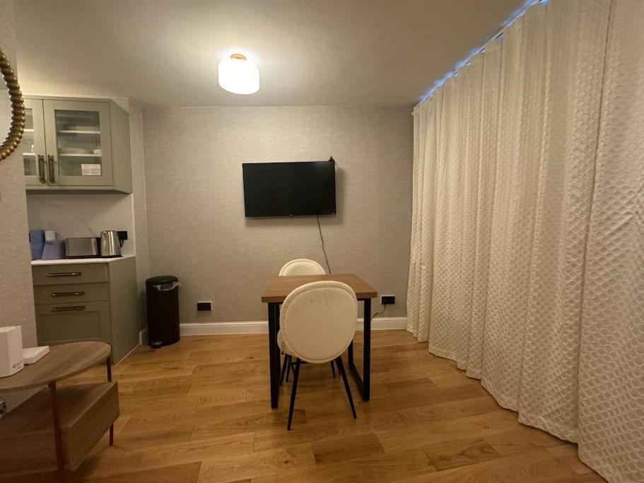 Modern In London, Zone 1 Appartamento *