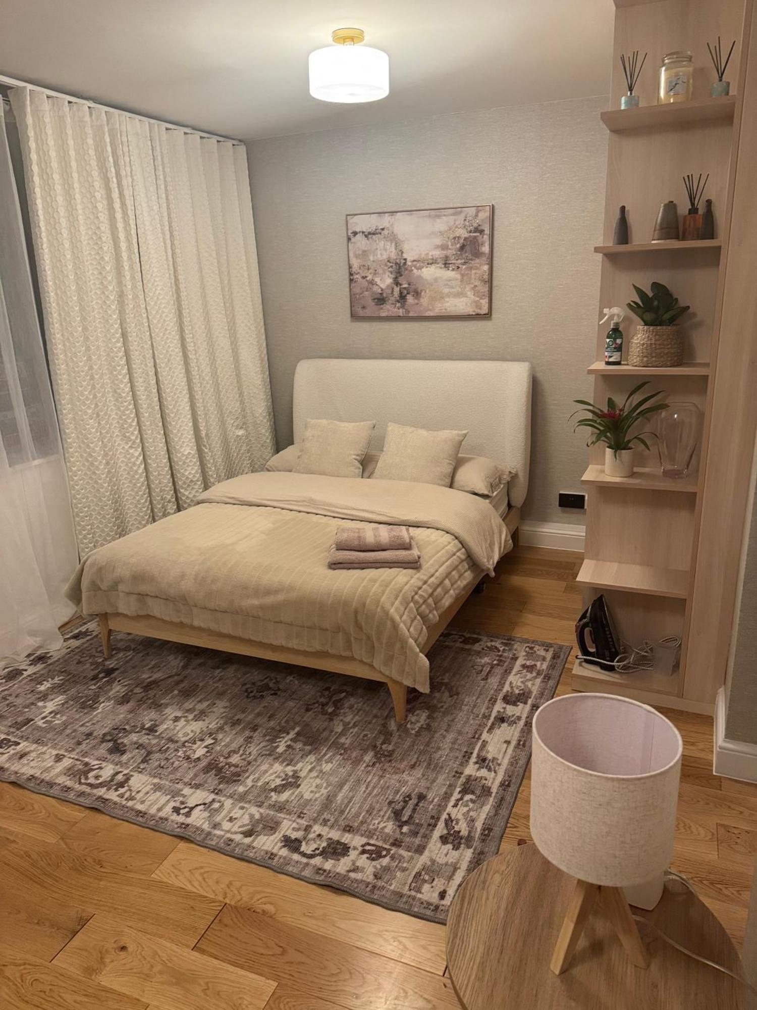 Modern In London, Zone 1