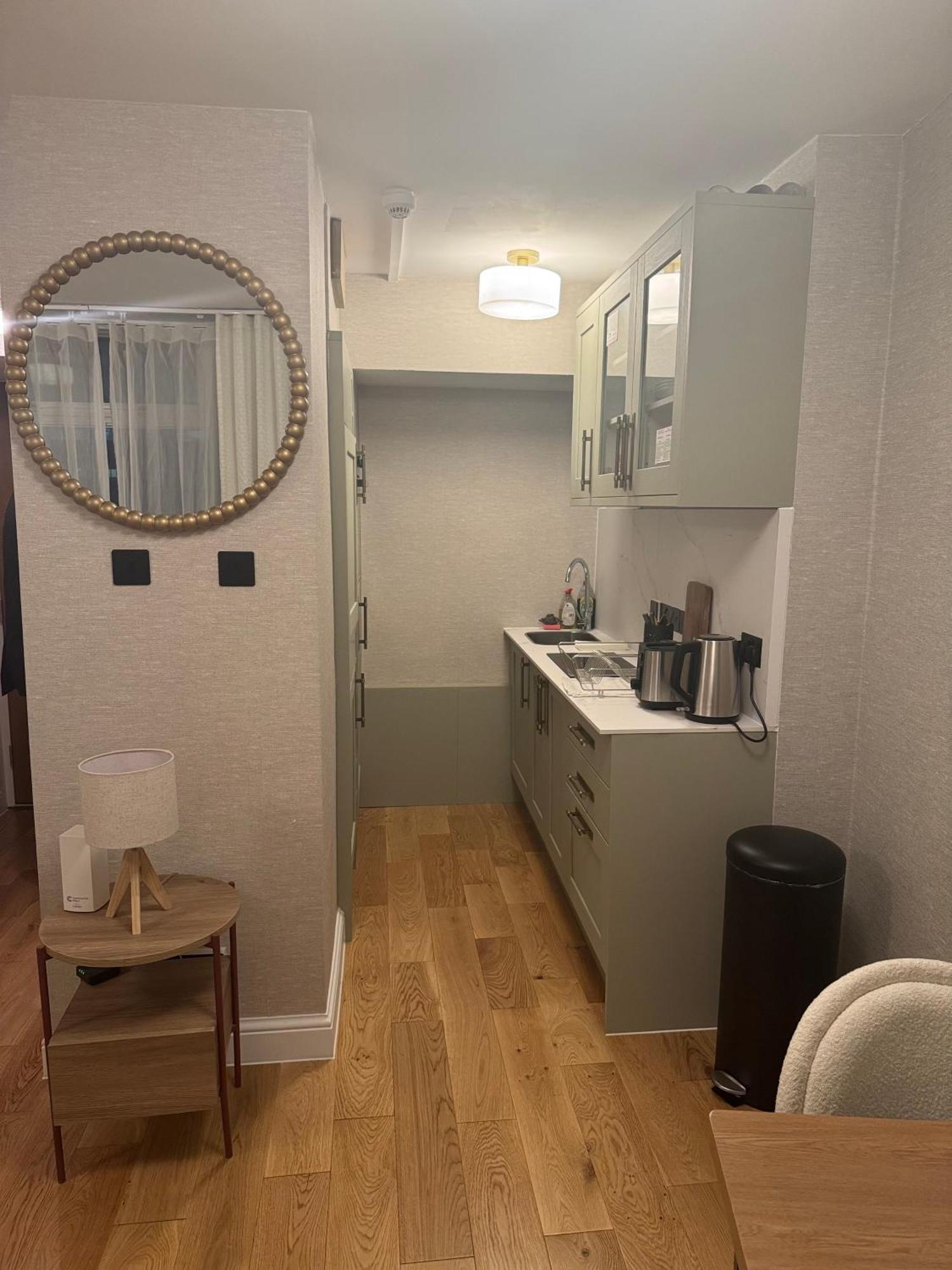 Modern In London, Zone 1 *